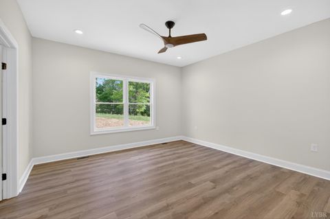 Tiny photo for 9041 Stonewall Road, Appomattox, VA 24522 (MLS # 366328)