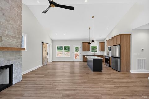 Tiny photo for 9041 Stonewall Road, Appomattox, VA 24522 (MLS # 366328)