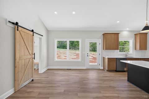 Tiny photo for 9041 Stonewall Road, Appomattox, VA 24522 (MLS # 366328)