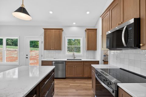 Tiny photo for 9041 Stonewall Road, Appomattox, VA 24522 (MLS # 366328)
