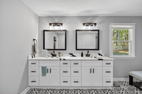 Tiny photo for 1161 Deer Creek Drive Dr, Bedford, VA 24523 (MLS # 365905)