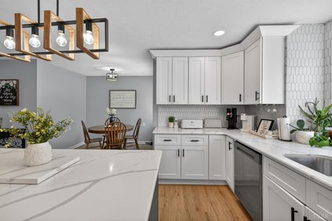 Tiny photo for 1161 Deer Creek Drive Dr, Bedford, VA 24523 (MLS # 365905)