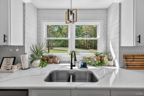 Tiny photo for 1161 Deer Creek Drive Dr, Bedford, VA 24523 (MLS # 365905)