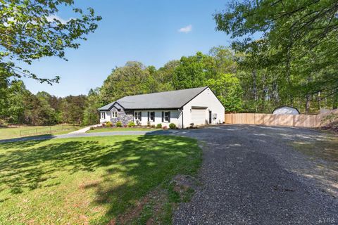 Tiny photo for 1161 Deer Creek Drive Dr, Bedford, VA 24523 (MLS # 365905)