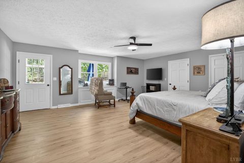 Tiny photo for 1161 Deer Creek Drive Dr, Bedford, VA 24523 (MLS # 365905)