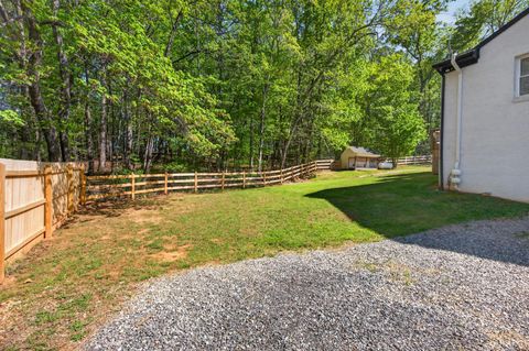 Tiny photo for 1161 Deer Creek Drive Dr, Bedford, VA 24523 (MLS # 365905)