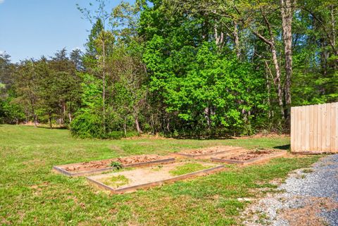 Tiny photo for 1161 Deer Creek Drive Dr, Bedford, VA 24523 (MLS # 365905)