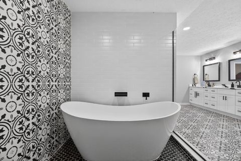 Tiny photo for 1161 Deer Creek Drive Dr, Bedford, VA 24523 (MLS # 365905)