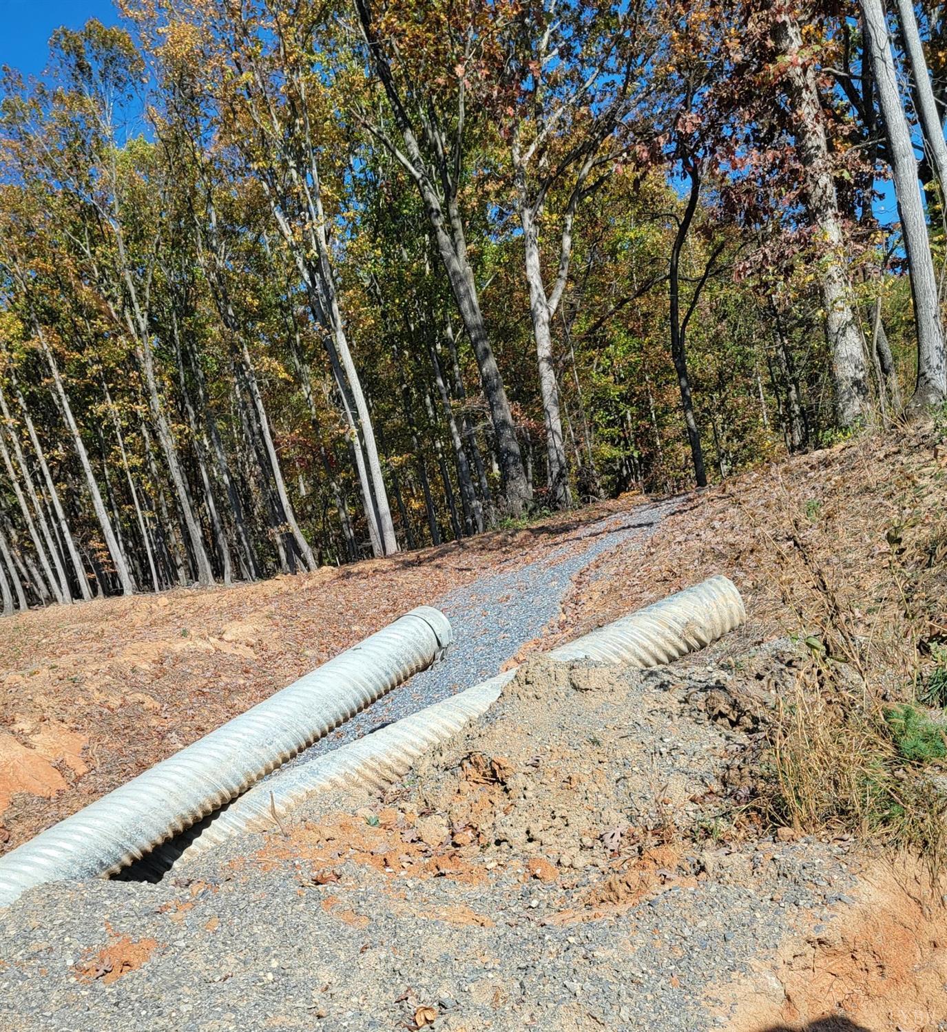 Pilot Mountain Road, Moneta, Virginia image 7