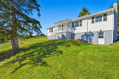 Tiny photo for 1071 Settlersway Lane, Goode, VA 24556 (MLS # 363457)