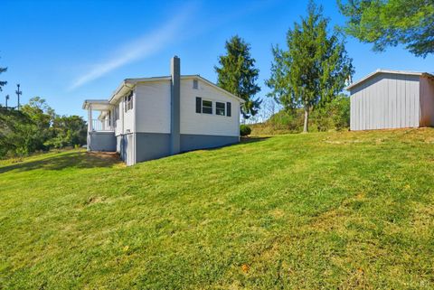 Tiny photo for 1071 Settlersway Lane, Goode, VA 24556 (MLS # 363457)