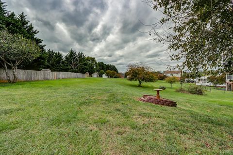Tiny photo for 1068 Charmin Drive, Forest, VA 24551 (MLS # 362397)