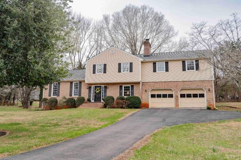 Photo of 204 Blumont Drive, Lynchburg, VA 24503 (MLS # 365187)