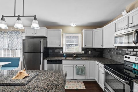 Tiny photo for 155 Lancaster Drive, Madison Heights, VA 24572 (MLS # 365018)