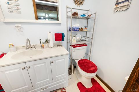 Tiny photo for 378 Watt Abbitt Road, Appomattox, VA 24522 (MLS # 361104)