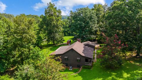 Tiny photo for 378 Watt Abbitt Road, Appomattox, VA 24522 (MLS # 361104)