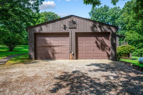 Tiny photo for 378 Watt Abbitt Road, Appomattox, VA 24522 (MLS # 361104)