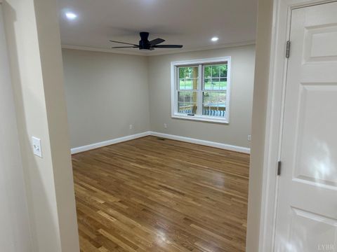 Tiny photo for 4469 Pumping station rd RD, Appomattox, VA 24522 (MLS # 366604)
