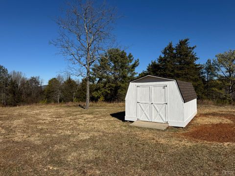 Tiny photo for 5532 Watt Abbitt Road Rd, Appomattox, VA 24522 (MLS # 363727)