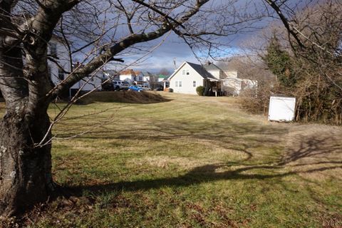 Tiny photo for 3219 Fort Avenue, Lynchburg, VA 24501 (MLS # 363812)