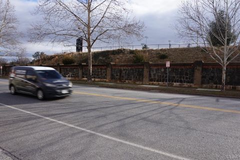 Tiny photo for 3219 Fort Avenue, Lynchburg, VA 24501 (MLS # 363812)