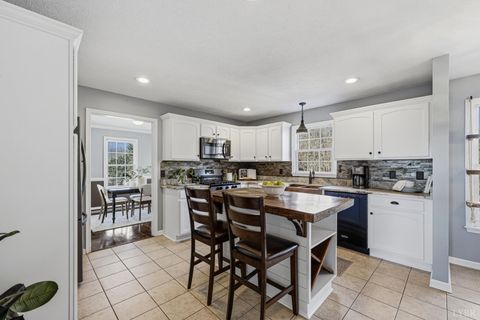Tiny photo for 1113 Brigade Place Pl, Forest, VA 24551 (MLS # 365346)