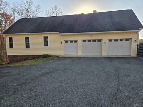 Tiny photo for 1627 Country Rd Rd, Lynchburg, VA 24504 (MLS # 363117)