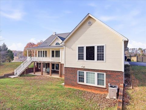 Tiny photo for 1627 Country Rd Rd, Lynchburg, VA 24504 (MLS # 363117)