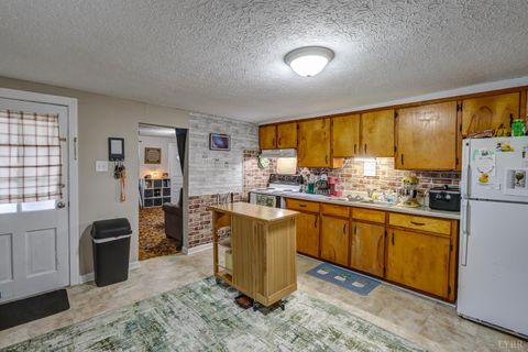 Tiny photo for 313 South Street, Bedford, VA 24523 (MLS # 365033)