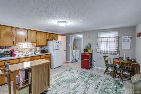Tiny photo for 313 South Street, Bedford, VA 24523 (MLS # 365033)
