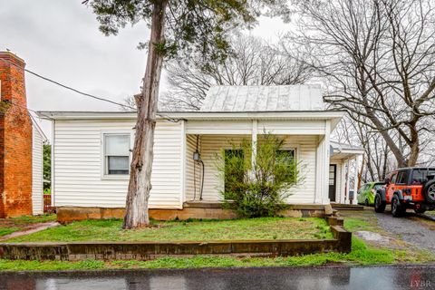 Photo of 313 South Street, Bedford, VA 24523 (MLS # 365033)