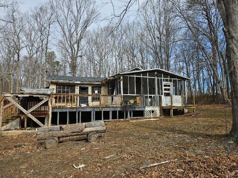 Photo of 364 Hallwood Drive, Evington, VA 24550 (MLS # 364072)