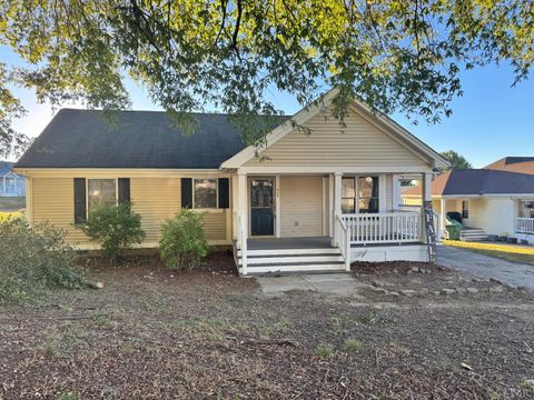 Tiny photo for 324 Garfield Street, Danville, VA 24541 (MLS # 362601)
