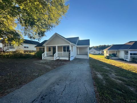 Tiny photo for 324 Garfield Street, Danville, VA 24541 (MLS # 362601)
