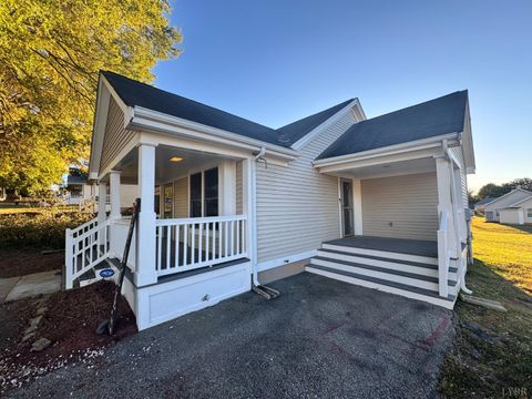 Tiny photo for 324 Garfield Street, Danville, VA 24541 (MLS # 362601)