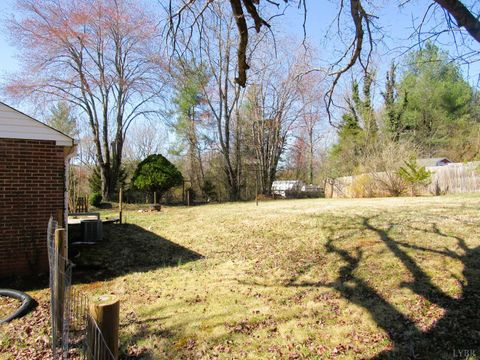 Tiny photo for 144 Maple Lane, Amherst, VA 24521 (MLS # 364937)
