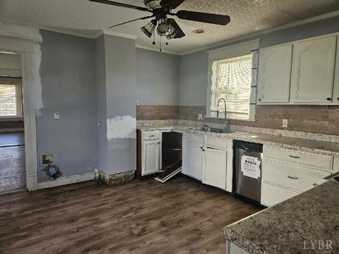 Tiny photo for 314 E Hawthorne Street, Covington, VA 24426 (MLS # 365418)