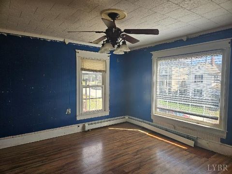 Tiny photo for 314 E Hawthorne Street, Covington, VA 24426 (MLS # 365418)