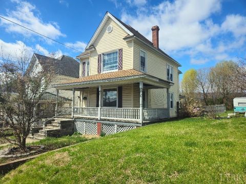 Tiny photo for 314 E Hawthorne Street, Covington, VA 24426 (MLS # 365418)