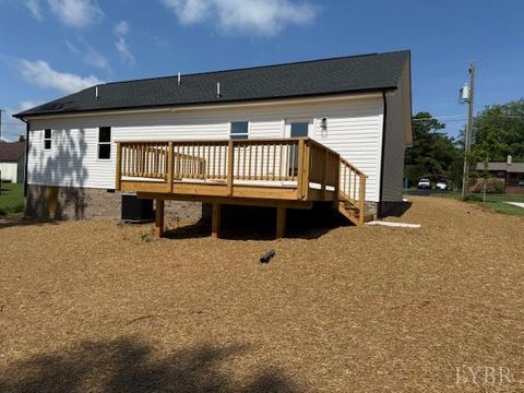 Tiny photo for 166 Plant Drive, Appomattox, VA 24522 (MLS # 360119)