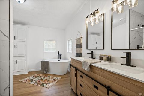 Tiny photo for 5060 Ridgeway Rd Rd, Vernon Hill, VA 24597 (MLS # 363044)