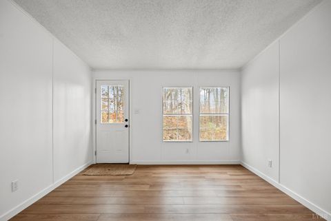 Tiny photo for 5060 Ridgeway Rd Rd, Vernon Hill, VA 24597 (MLS # 363044)