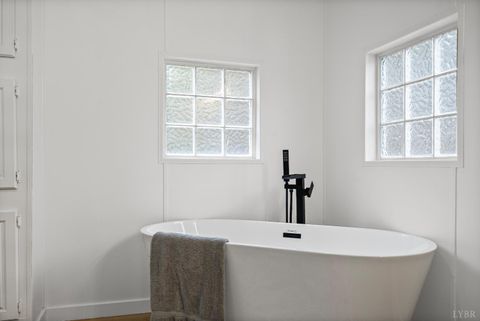 Tiny photo for 5060 Ridgeway Rd Rd, Vernon Hill, VA 24597 (MLS # 363044)