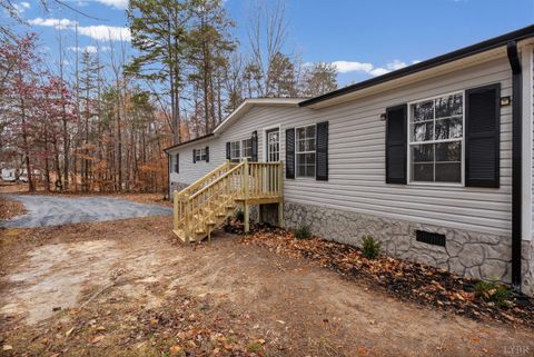 Tiny photo for 5060 Ridgeway Rd Rd, Vernon Hill, VA 24597 (MLS # 363044)