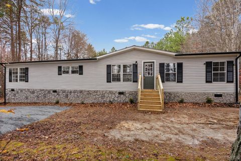 Tiny photo for 5060 Ridgeway Rd Rd, Vernon Hill, VA 24597 (MLS # 363044)