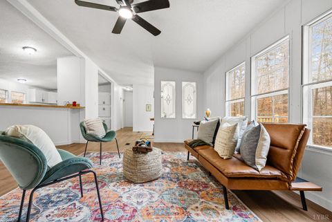 Tiny photo for 5060 Ridgeway Rd Rd, Vernon Hill, VA 24597 (MLS # 363044)