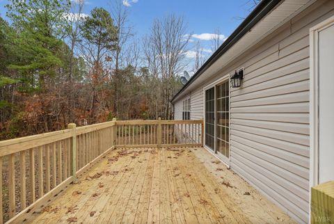 Tiny photo for 5060 Ridgeway Rd Rd, Vernon Hill, VA 24597 (MLS # 363044)