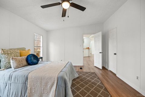 Tiny photo for 5060 Ridgeway Rd Rd, Vernon Hill, VA 24597 (MLS # 363044)