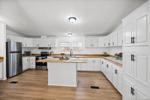 Tiny photo for 5060 Ridgeway Rd Rd, Vernon Hill, VA 24597 (MLS # 363044)