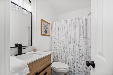 Tiny photo for 5060 Ridgeway Rd Rd, Vernon Hill, VA 24597 (MLS # 363044)